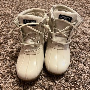 Cream colored Sperry boots size 8 toddler